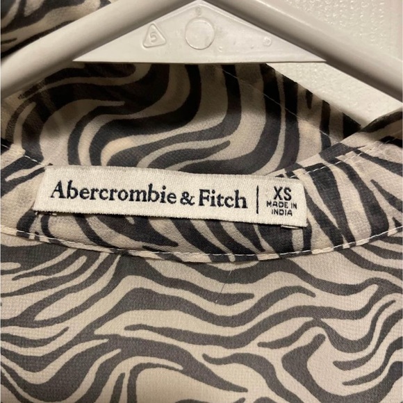 Abercrombie Button Up Blouse Size XS - Picture 3 of 4